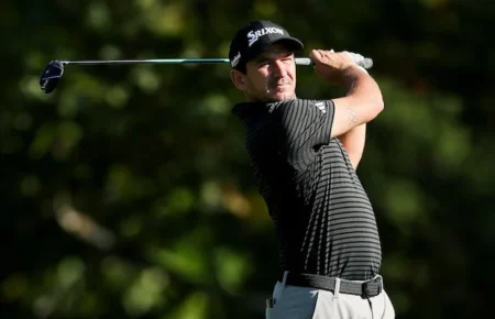 PGA Tour caddie, de los profesionales, se retira en mitad de la ronda sin avisarle