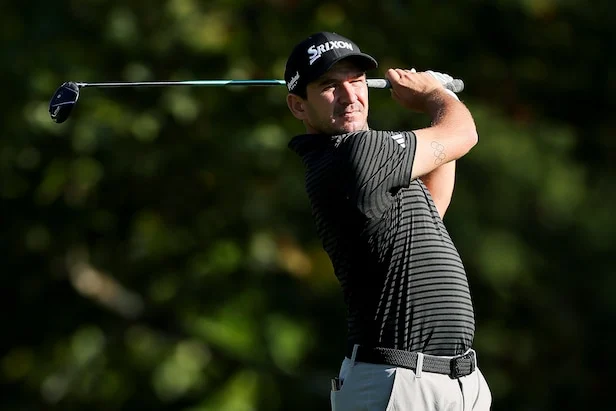 PGA Tour caddie, de los profesionales, se retira en mitad de la ronda sin avisarle