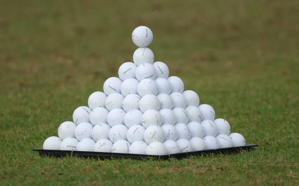 ¿Merece la pena el coste adicional de las pelotas de golf más caras?