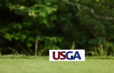 Problemas tontos del golf: ¿Cómo se le llama la atención a alguien por esta infracción tan leve?
