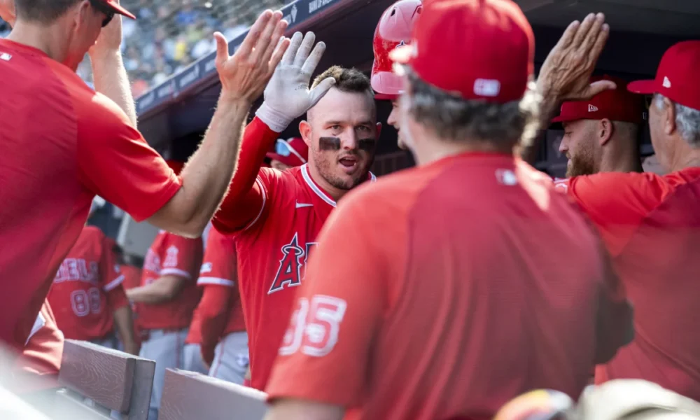 La salida de golf de una estrella de la MLB para fomentar el espíritu de equipo en un nuevo campo muy publicitado se convierte en un desastre justo antes del cierre del mercado de traspasos