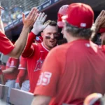 La salida de golf de una estrella de la MLB para fomentar el espíritu de equipo en un nuevo campo muy publicitado se convierte en un desastre justo antes del cierre del mercado de traspasos