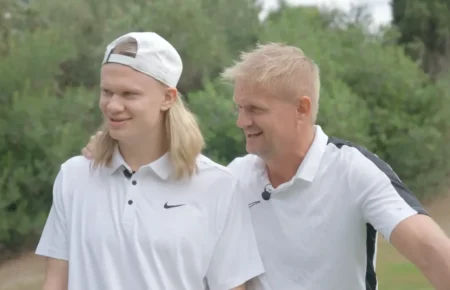 El padre de Erling Haaland quería que fuera golfista profesional; ahora juega al «links» en sus días libres del Mundial.