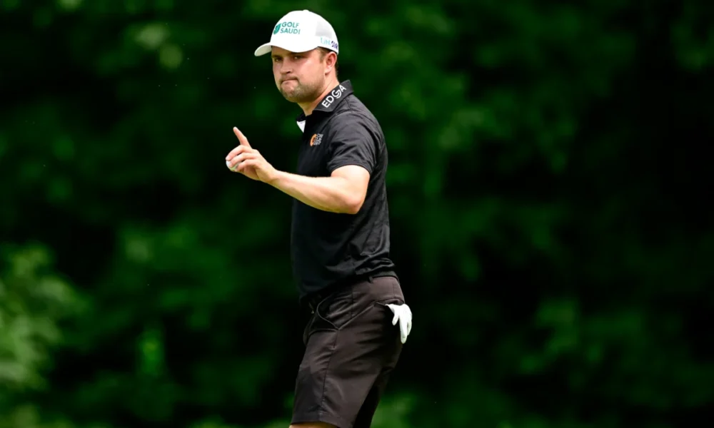Un golfista adaptado con parálisis cerebral hace historia en la USGA al lograr su cuarto título consecutivo