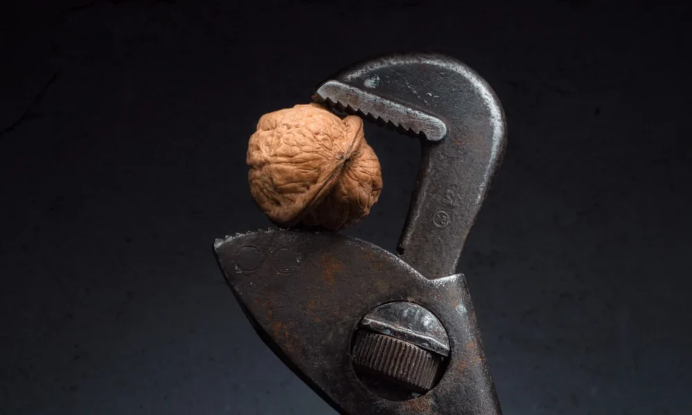 Un hombre de California demanda al ayuntamiento por 5 millones de dólares tras sufrir una rotura testicular a causa de un golpe de golf perdido en un campo municipal local
