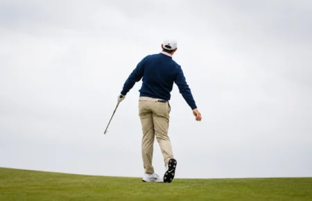 El Abierto Británico tiene la mala costumbre de desajustar el swing de los jugadores. A continuación te explicamos por qué.